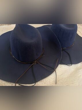 Women’s Blue Wide Brim Felt Hat 🌵